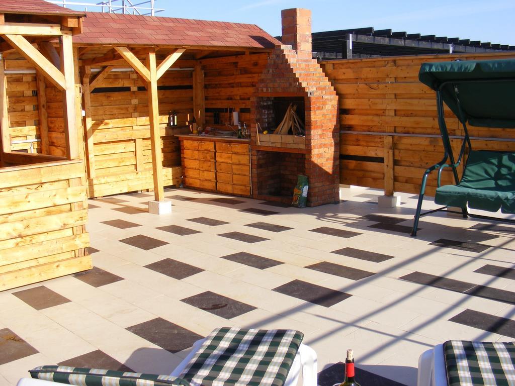 Elena'S Terrace Apartment Mamaia Room photo